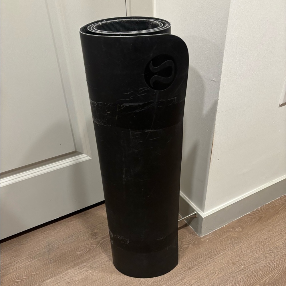 Lululemon Black Yoga Mat
